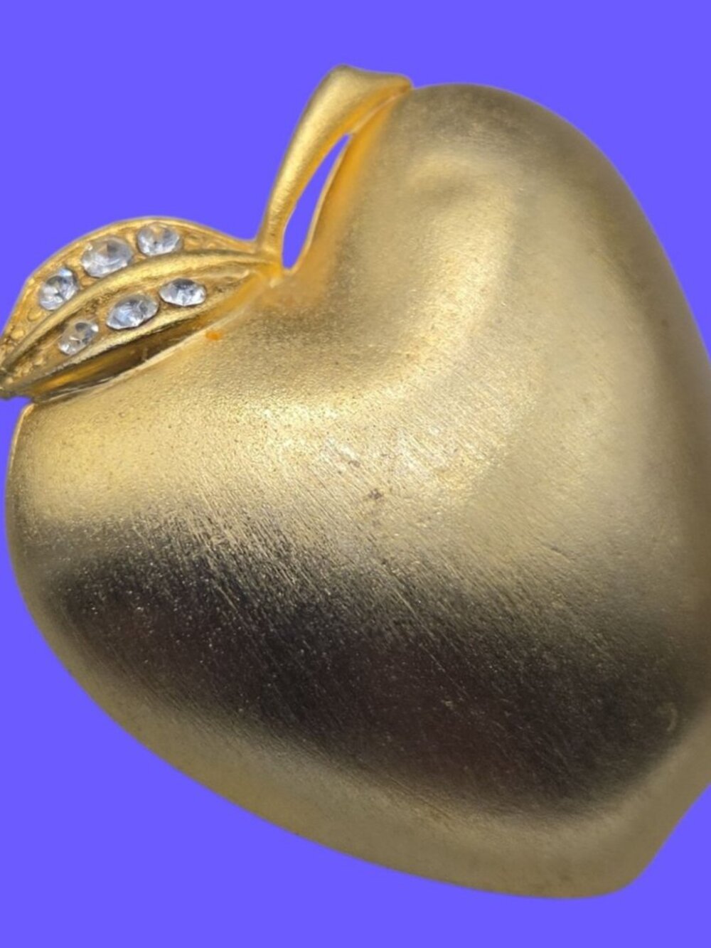 Vintage Casual Corner Brushed Gold Tone Apple Brooch Pin with Rhinestone Leaf